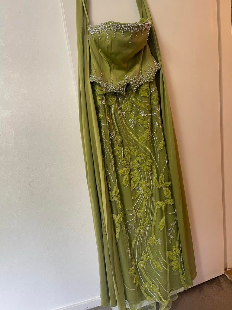 Prachtige Groene Galajurk met Kralen en Bloemen, Kleding | Dames, Jurken, Maat 38/40 (M), Ophalen of Verzenden, Zo goed als nieuw