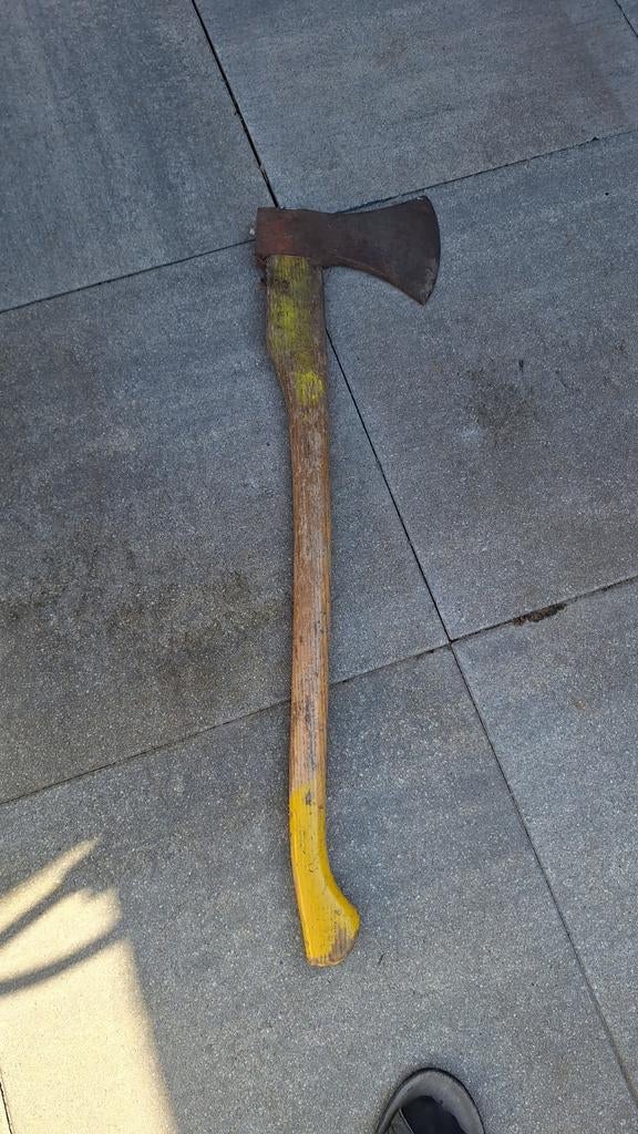 Grote kloofbijl met houten steel, Ophalen of Verzenden