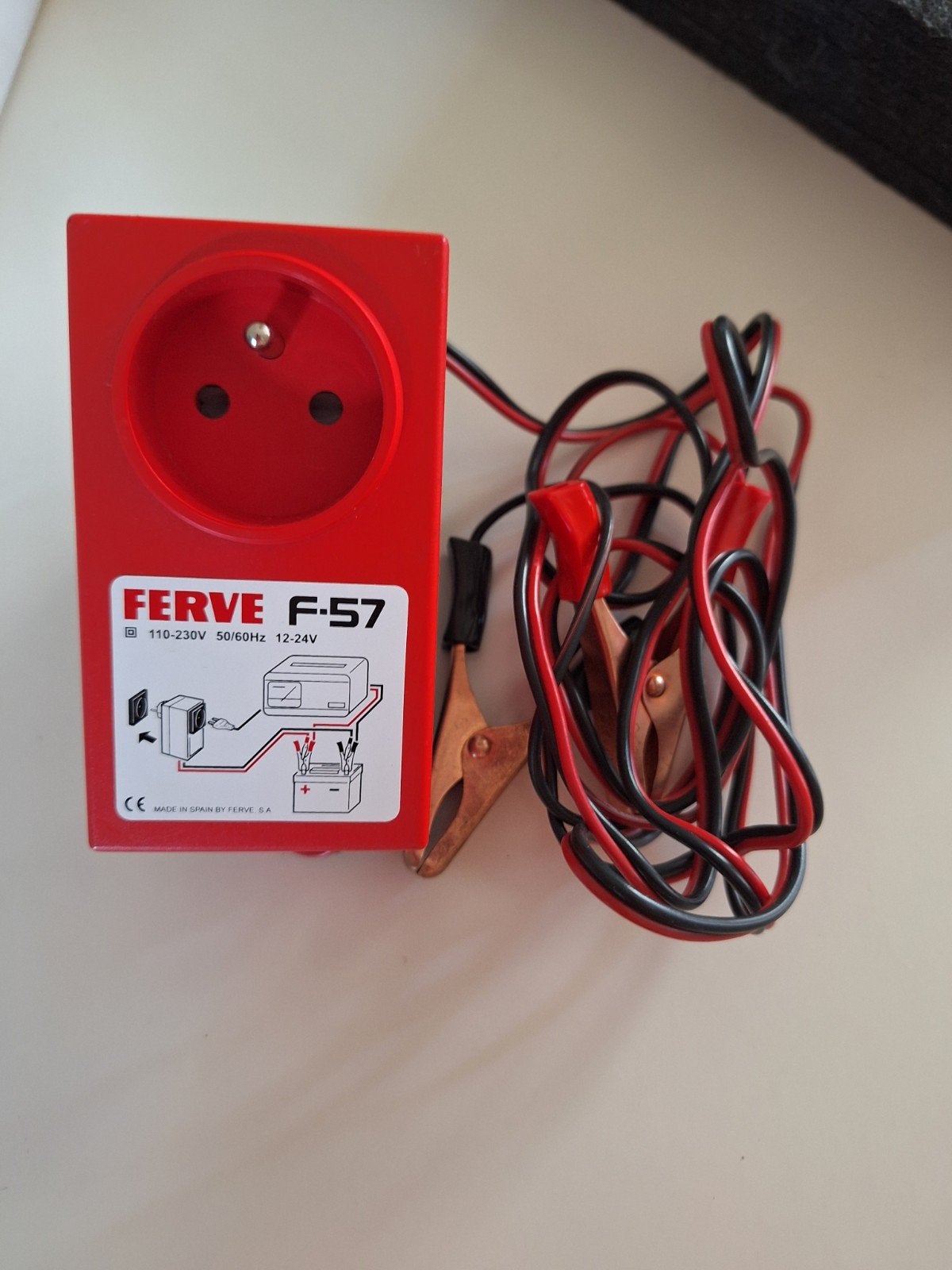 Ferve F-57 Automatische Batterijlader Adapter 12-24V, Ophalen of Verzenden