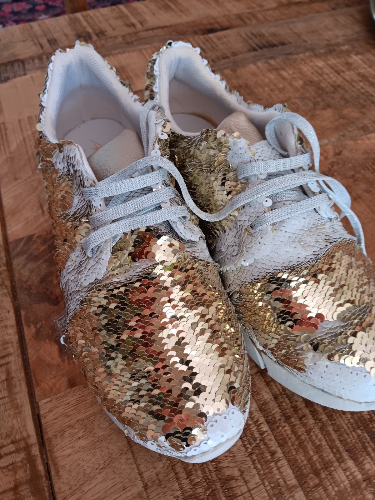 Nieuwe glitter sneakers maat 39, Kleding | Dames, Carnavalskleding en Feestkleding, Ophalen, Nieuw, Maat 38/40 (M), Carnaval