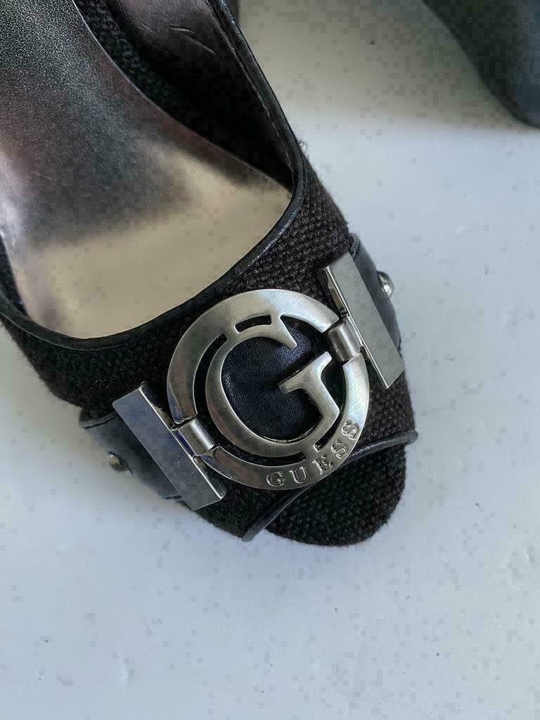 E908 Nieuw GUESS maat 38 open schoenen pumps hak zwart, Guess, Zwart, Nieuw, Ophalen of Verzenden