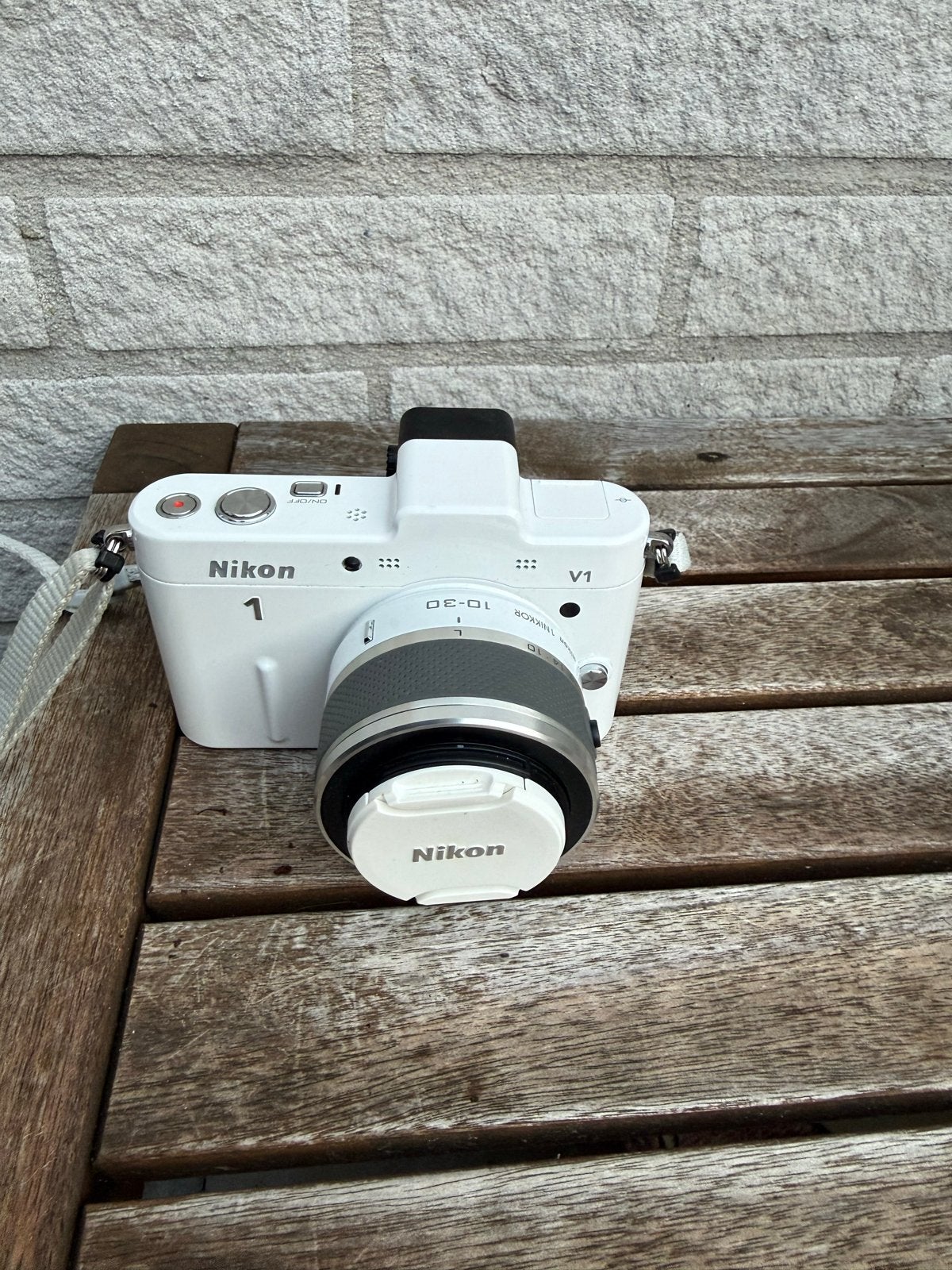 Nikon 1 V1 Systeemcamera met 10-30mm lens, Ophalen of Verzenden, Zo goed als nieuw, 4 t/m 7 keer, Nikon