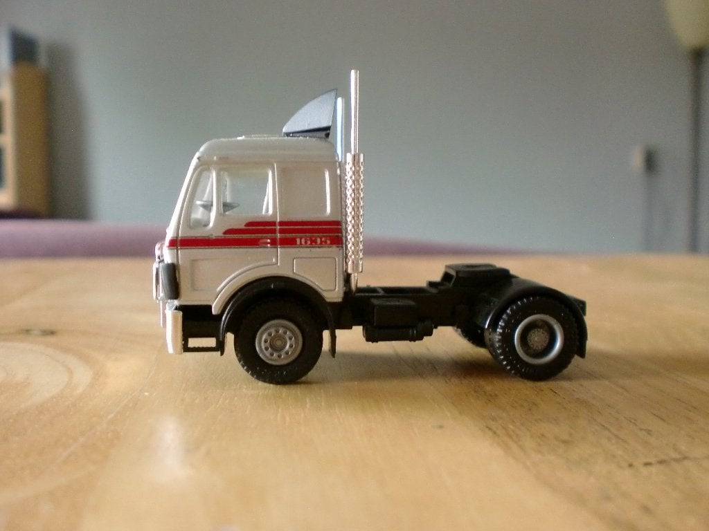 Mercedes 1635 trekker / truck 1:87, Hobby en Vrije tijd, Modelauto's | 1:87, Ophalen of Verzenden, Gebruikt, Bus of Vrachtwagen