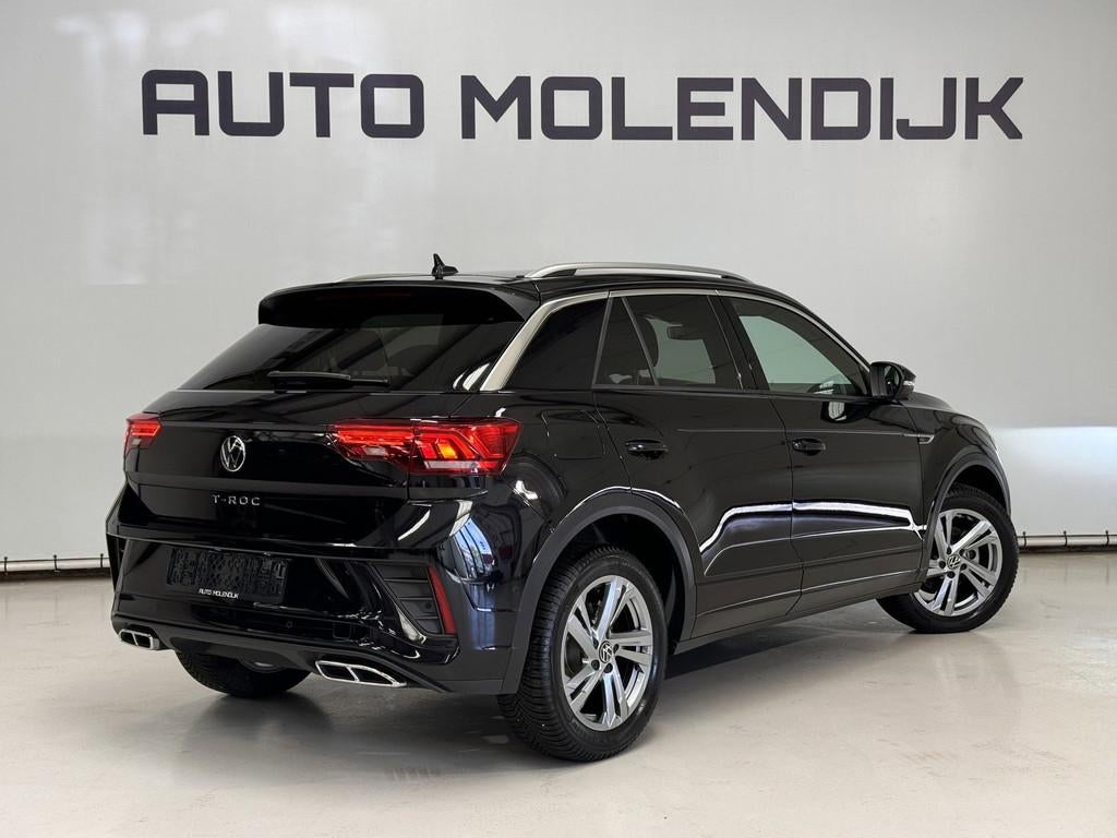 Volkswagen T-Roc 1.0 TSI R-Line LED / Alcantara + massage /, Voorwielaandrijving, Gebruikt, Zwart, Alcantara