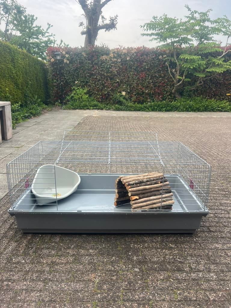 Konijnenhok, Dieren en Toebehoren, Knaagdieren en Konijnen | Hokken en Kooien, Ophalen, 110 cm of meer, Zo goed als nieuw, 90 cm of meer
