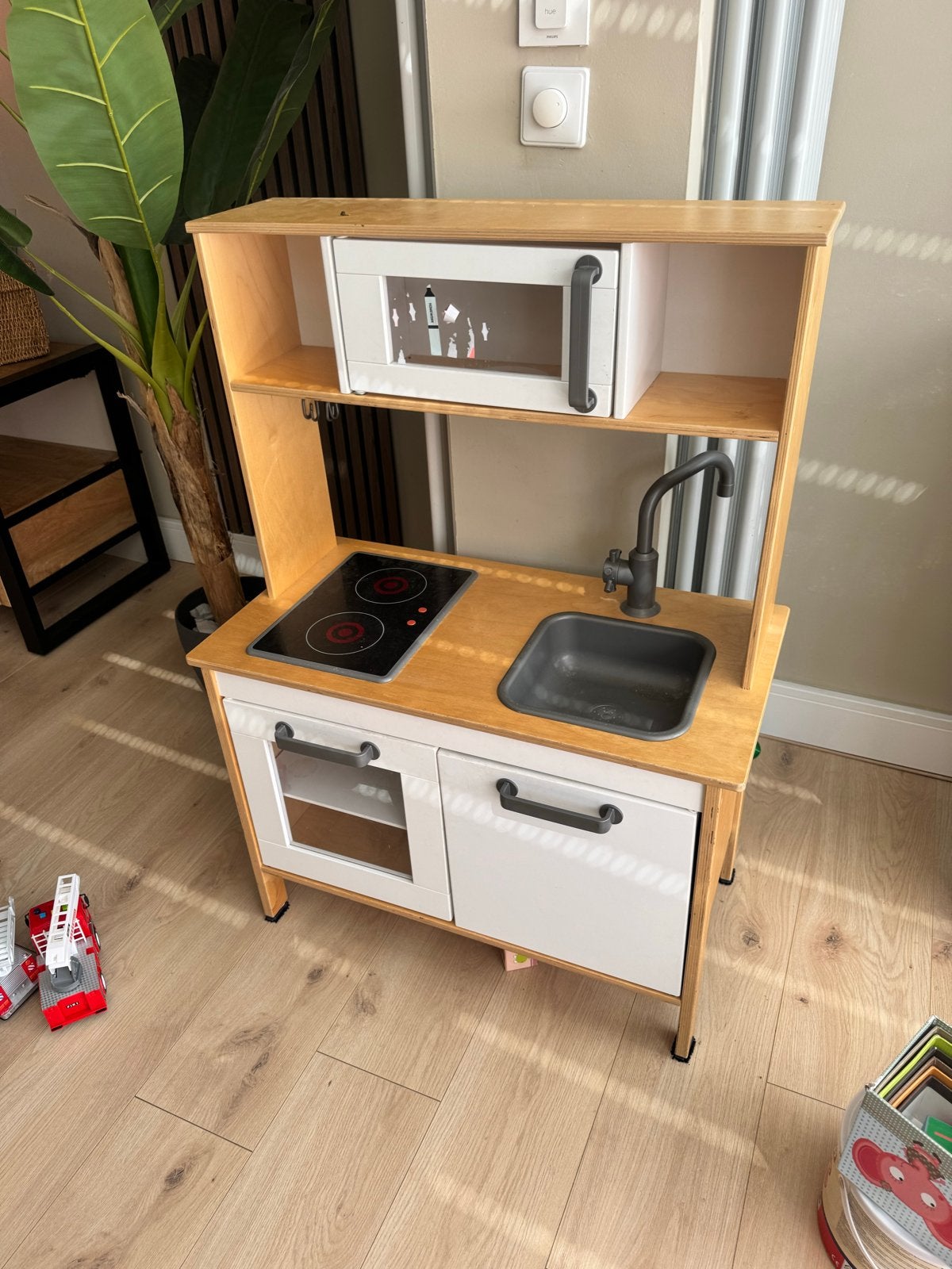 Houten speelkeuken met magnetron en kookplaat, Ophalen, Gebruikt, Hout, Speelkeuken