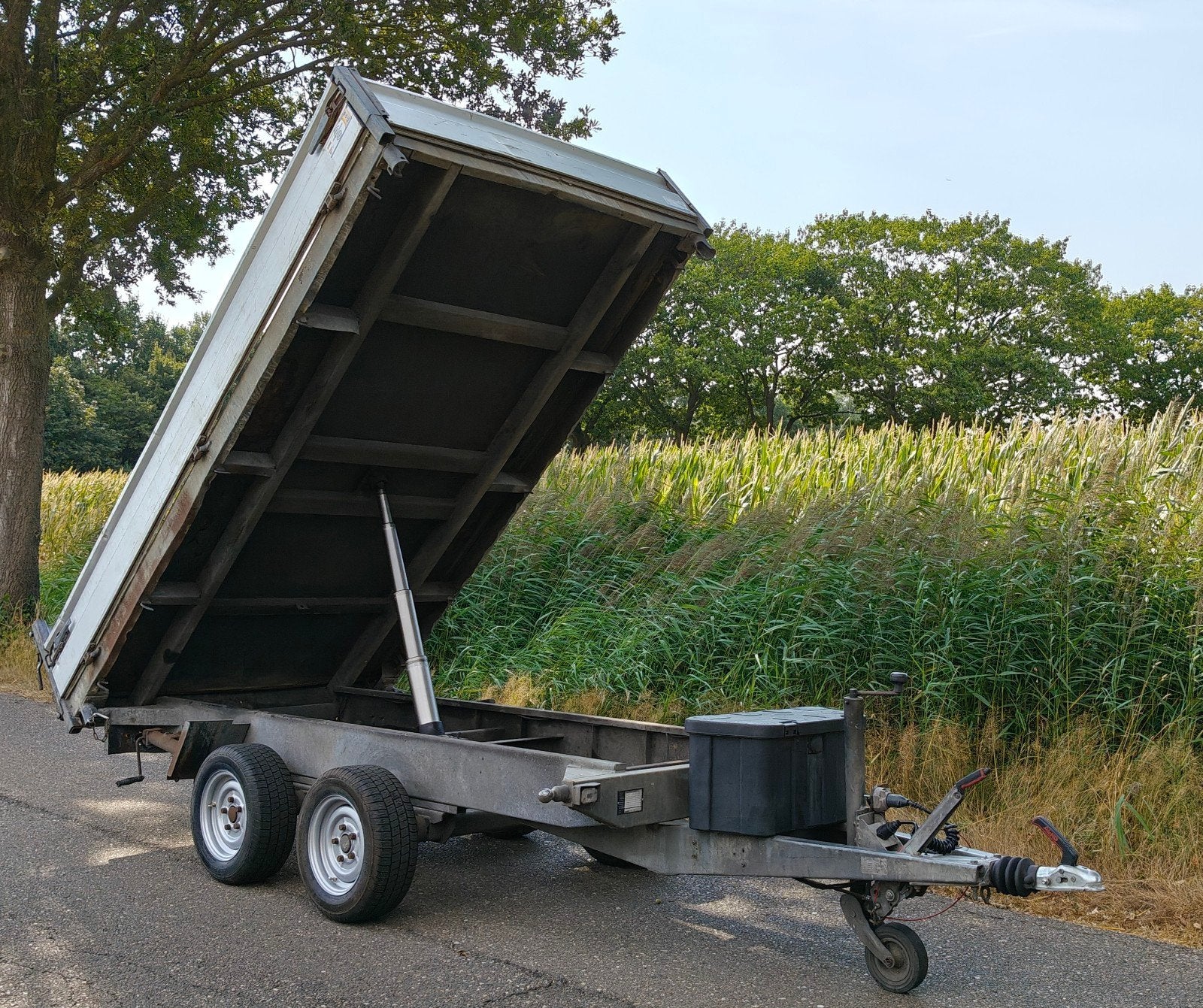 Hapert 3 zijdige elektrische kipper 2700kg aanhanger, Ophalen, Gebruikt, ., Hapert