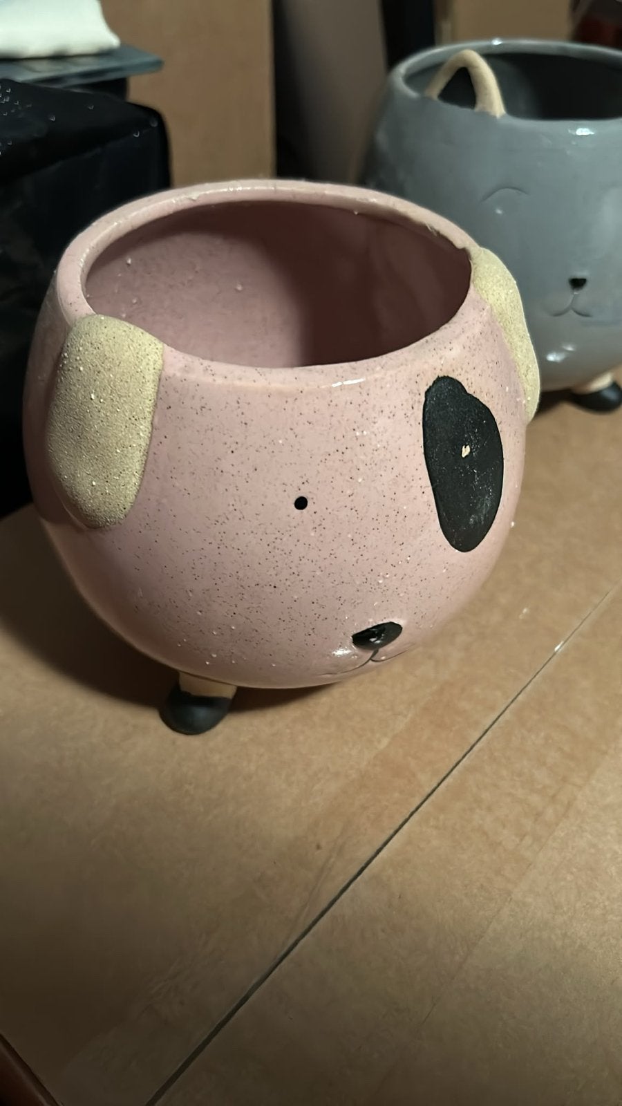 Leuke roze bloempot in de vorm van een hondje, Ophalen, Gebruikt, Rond, Binnen