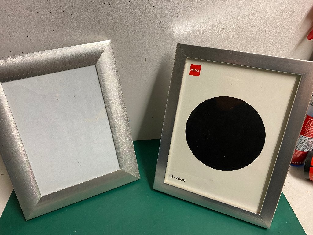 Set van 2 zilverkleurige fotolijsten 15x20 cm, Zilver, Metaal, Standaard fotolijst, Zo goed als nieuw