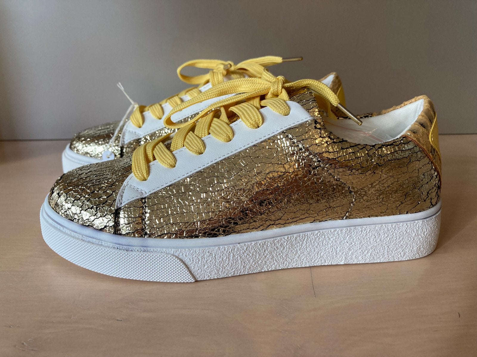 Sneakers goudkleurig maat 36, Overige kleuren, Nieuw, Ophalen of Verzenden, Sneakers of Gympen