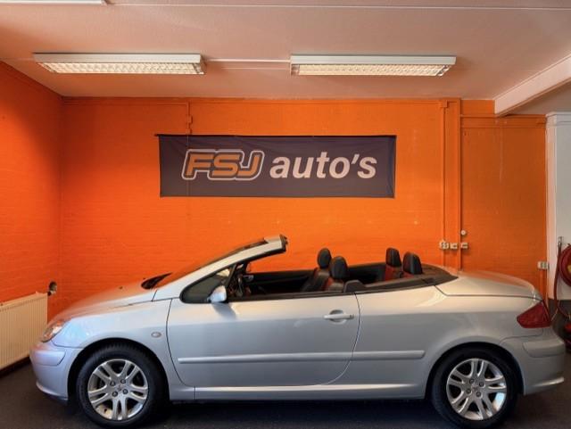 Peugeot 307 CC 2.0 16V / AUTOMAAT / VELE OPTIES / TOPSTAAT!, Auto's, Gebruikt, 4 cilinders, Cabriolet, 4 stoelen