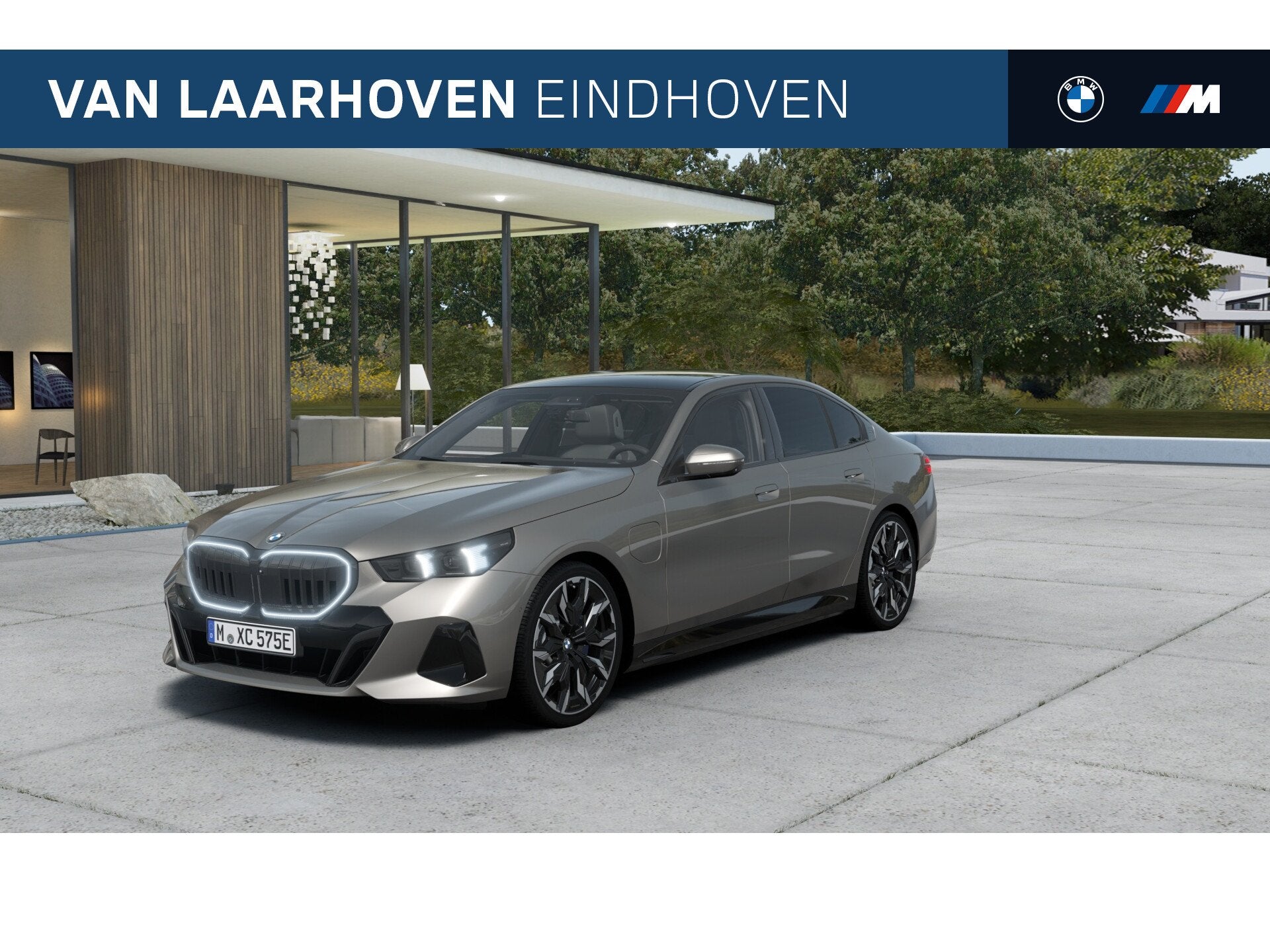 BMW 5 Serie 530e M Sport Automaat / Panoramadak / Trekhaak /, Automaat, Zwart, Leder, Bedrijf