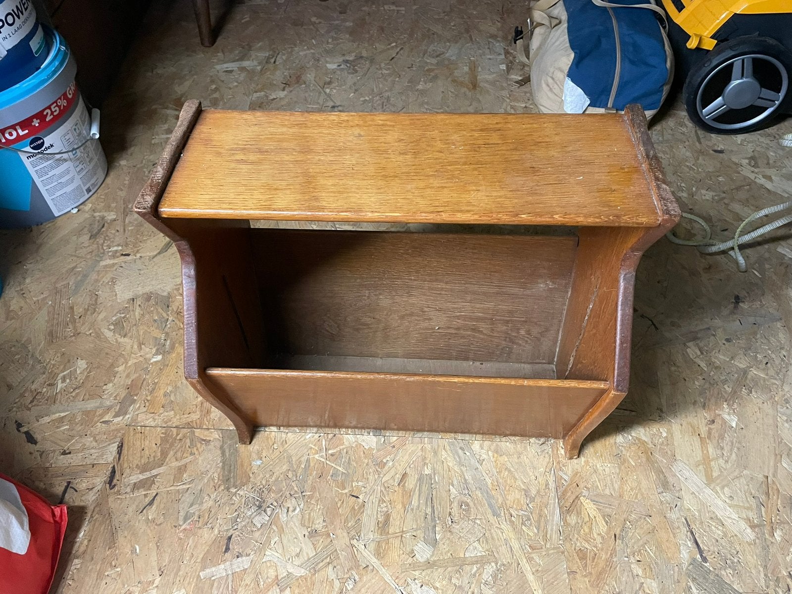 Eiken krantenbak, Huis en Inrichting, Woonaccessoires | Krantenbakken en Lectuurbakken, Ophalen of Verzenden, Gebruikt