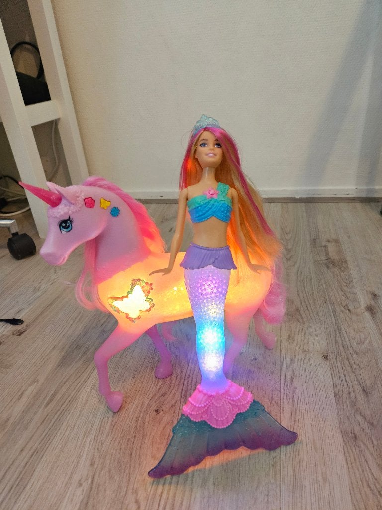 LICHT/geluid dreamtopia Eenhorn unicorn zeemeermin  mermaid, Ophalen of Verzenden, Nieuw, Barbie