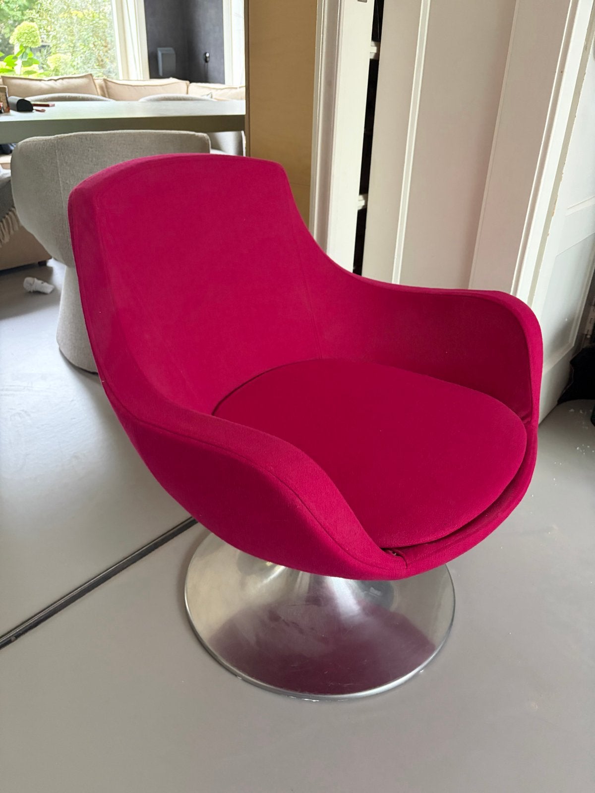 fuchsia roze fauteuil met draaivoet, Huis en Inrichting, Ophalen, Gebruikt, Overige kleuren, Eén