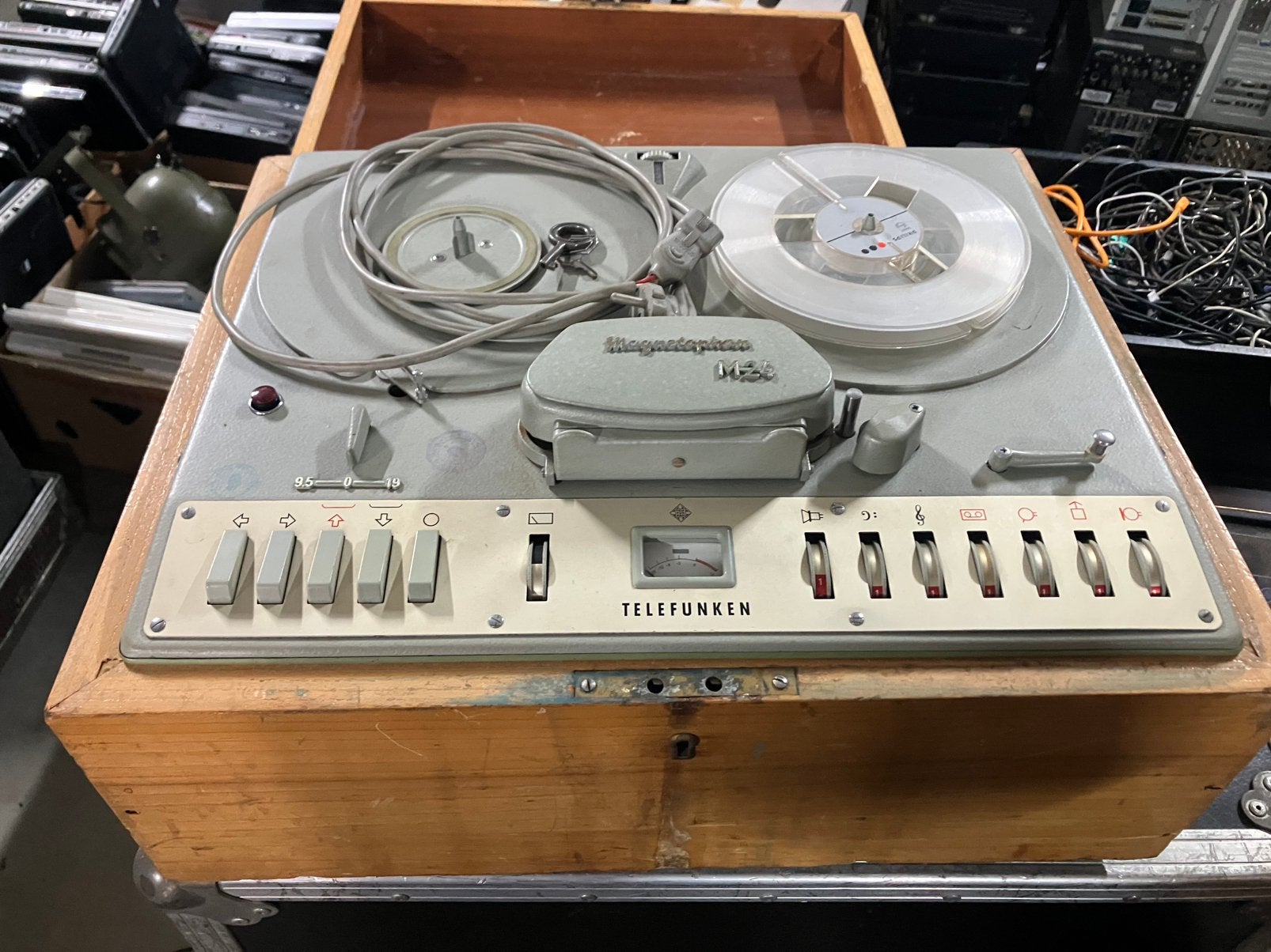 Telefunken m24 in kist, Duitsland, Ophalen of Verzenden, Met stofkap, Tfk