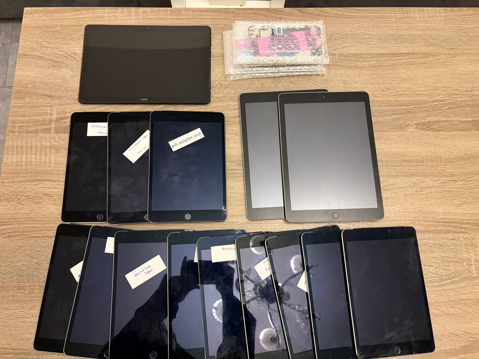 Partij Apple iPads en andere tablets - Diverse modellen, Computers en Software, Ophalen, Zwart, 8 inch, Niet werkend