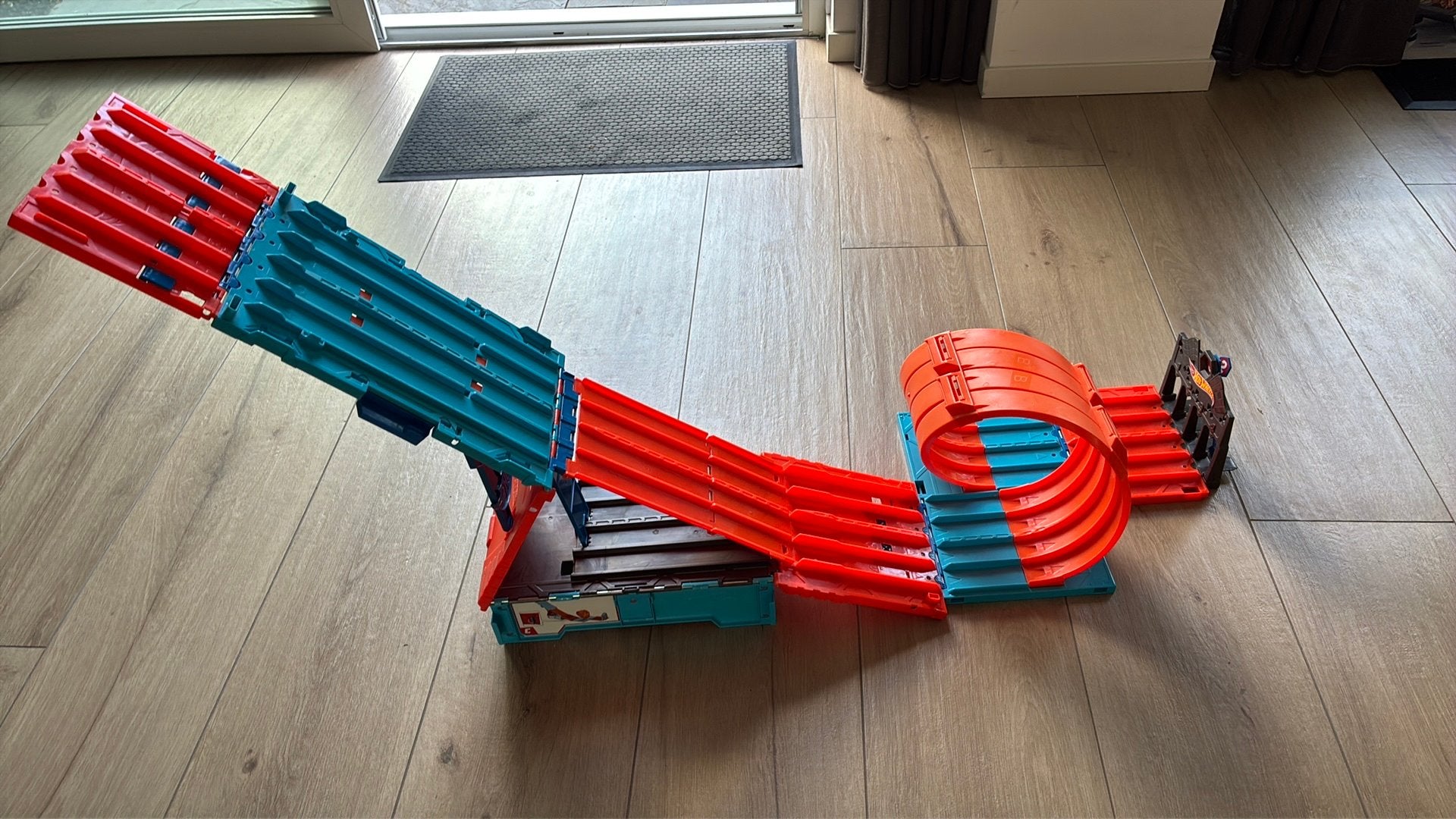 Hot Wheels Opbergkoffer met Racebaan en Auto's, Ophalen, Gebruikt