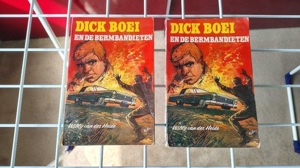Willie van der Heide :  Dick Boei en de bermbandieten (2x), Boeken, Ophalen of Verzenden, Gelezen, Willie van Der Heide