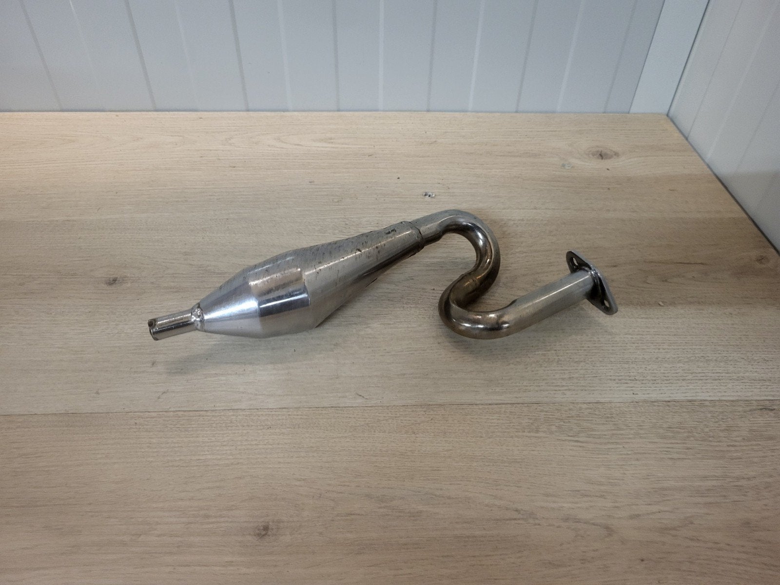 Reely carbon fighter uitlaat, Ophalen of Verzenden, Overige schalen, Onderdeel