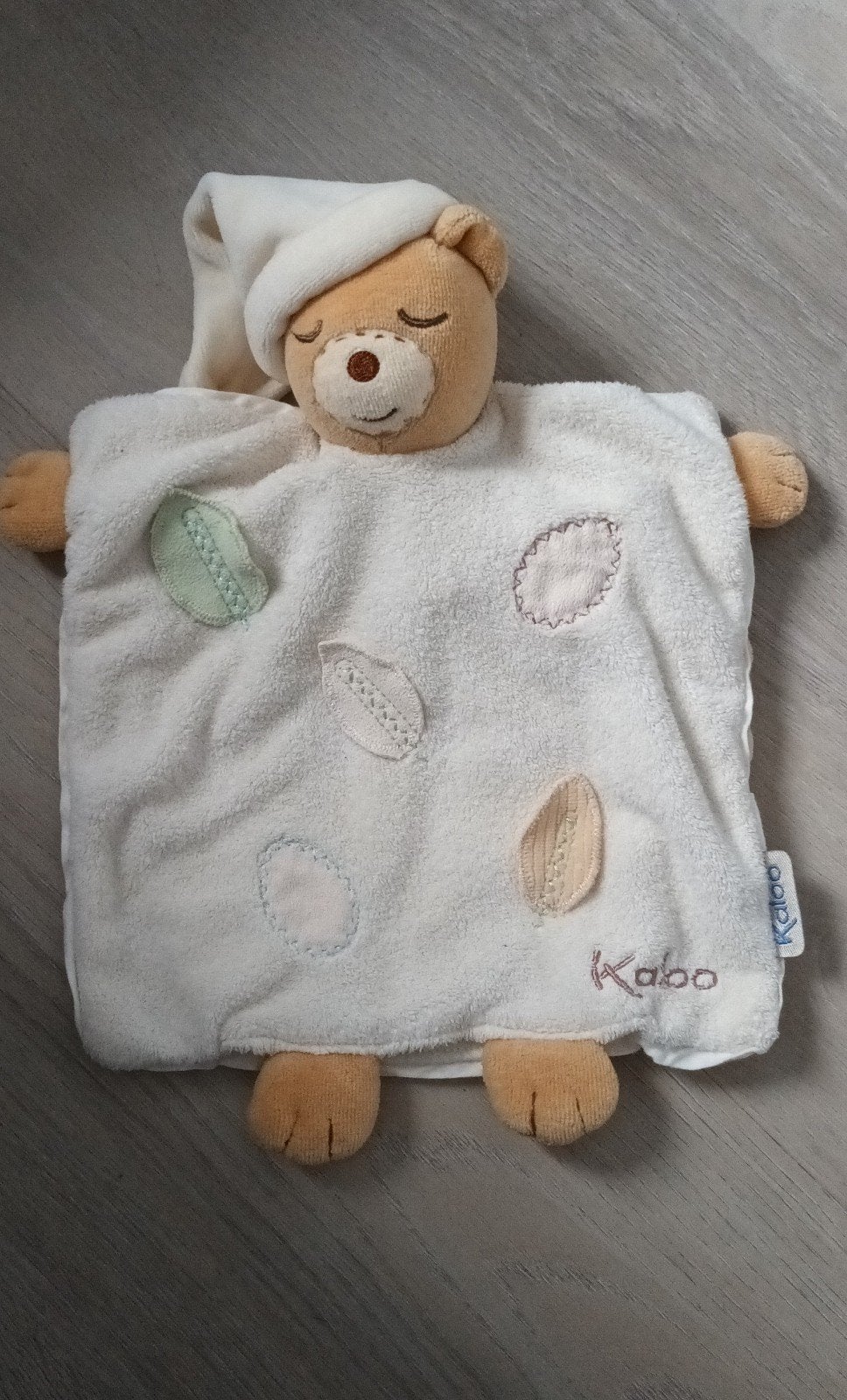 Kaloo Knuffel Handpop - Zachte Beer met Slaapmuts, Ophalen of Verzenden, Zo goed als nieuw, Overige typen