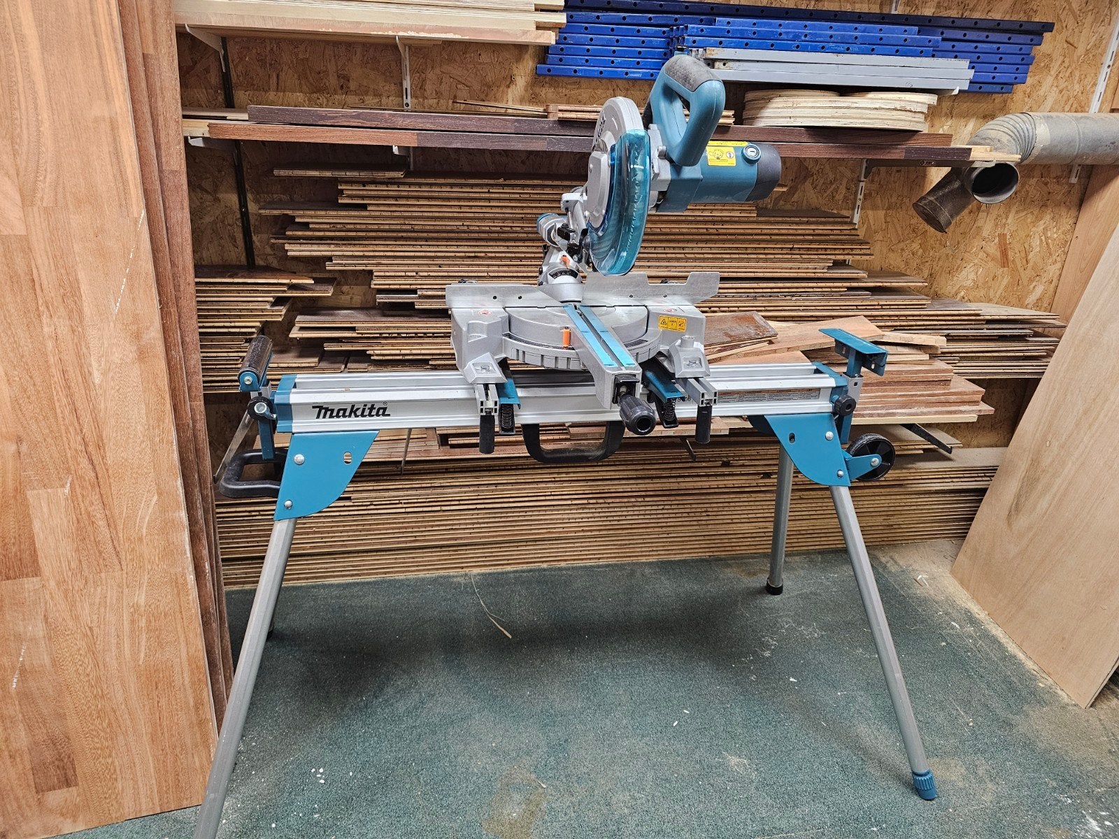 Makita LS0815FL afkort- radiaalzaag met WST06 onderstel, Ophalen, 1200 watt of meer, Afkortzaag, 70 mm of meer