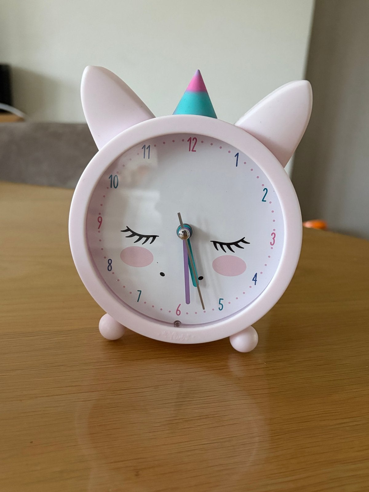 Leuke Eenhoorn Wekker - Roze met Analoge Weergave, Analoog, Werkt op batterijen, Ophalen of Verzenden, Zo goed als nieuw