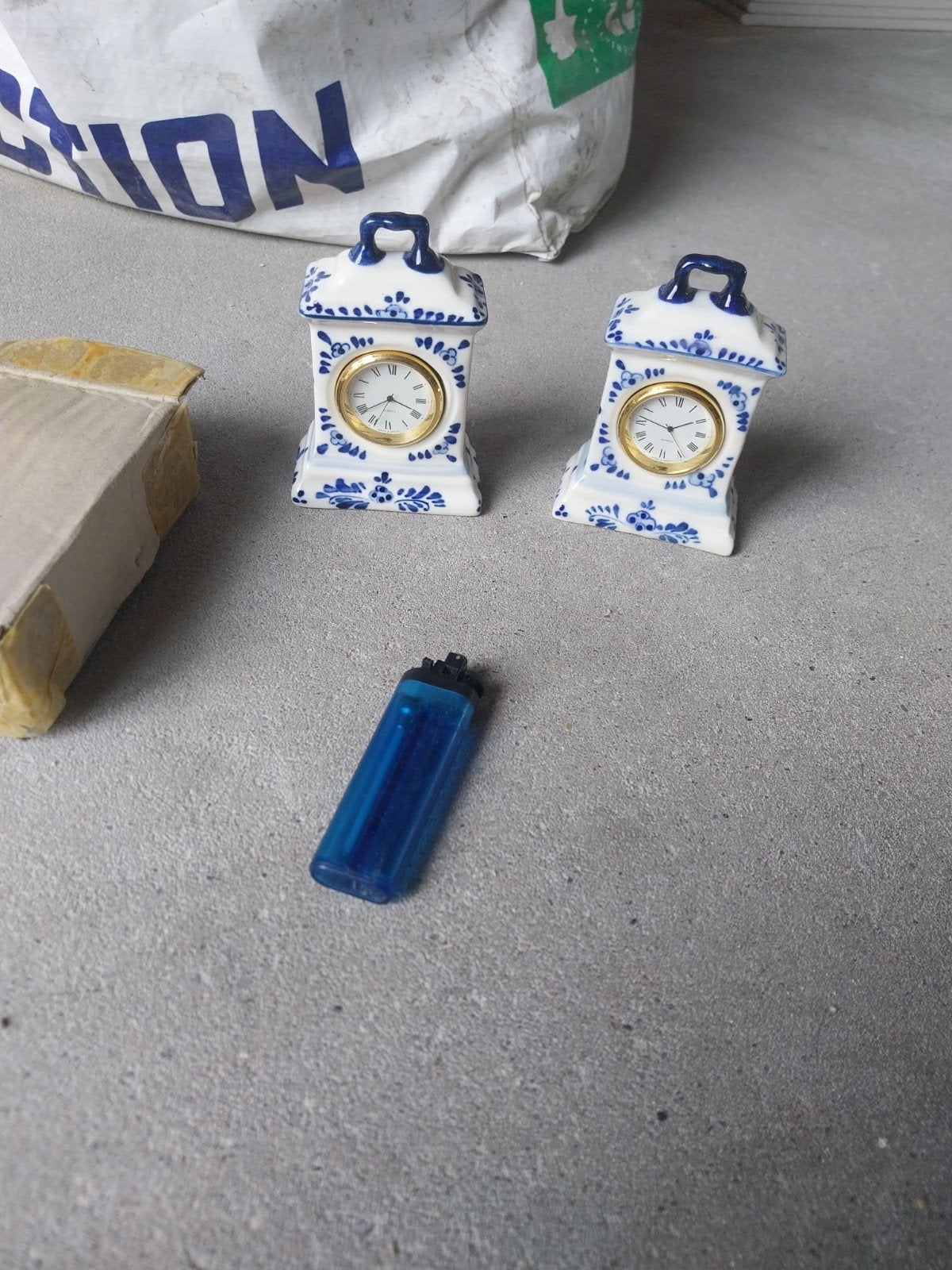 delfs blauw klokjes 27 stuks totaal., Ophalen