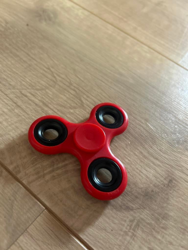 Rode fidget spinner, Ophalen of Verzenden, Gebruikt, Jongen of Meisje