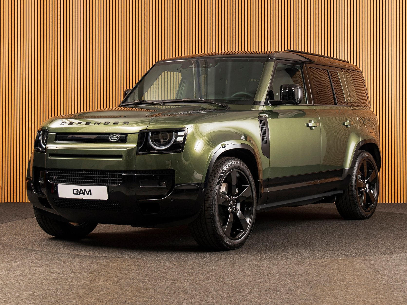 Land Rover Defender 110 2.0 P300e 110 X-Dynamic HSE MY26 | P, Automaat, Gebruikt, Zwart, 4 cilinders