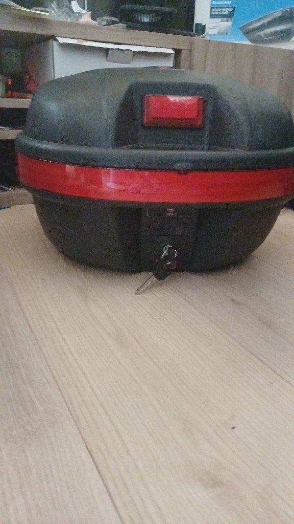 Topkoffer met sleutel - Zwart/Rood, Ophalen, Zo goed als nieuw