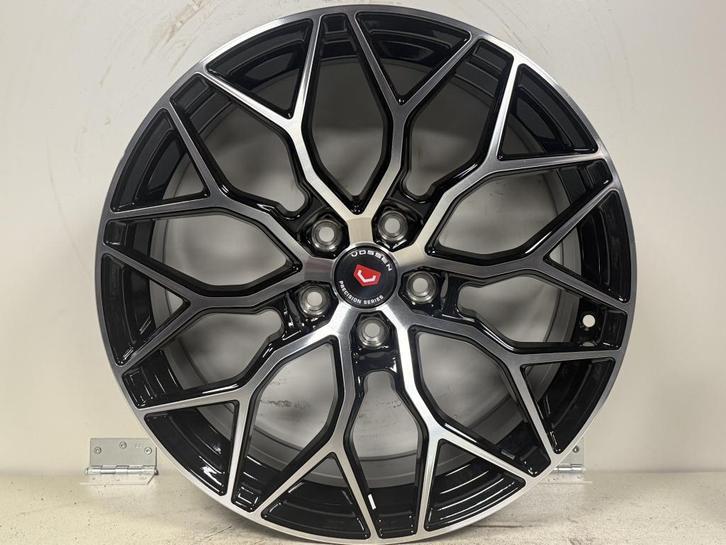 18 inch Vossen VW Golf 5 6 7 8/ Audi A3 225/40/18 et45, Auto-onderdelen, Banden en Velgen, 18 inch, Handelsnaam fabrikant, Banden en Velgen