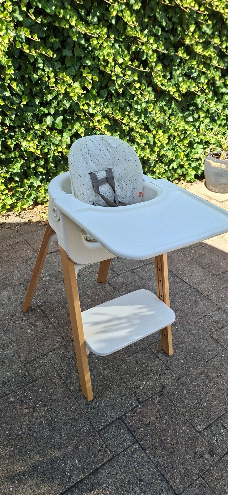 Stokke Steps Meegroeistoel met accessoires, Kinderen en Baby's, Kinderstoelen, Ophalen, Zo goed als nieuw, Meegroeistoel, Gordel(s)