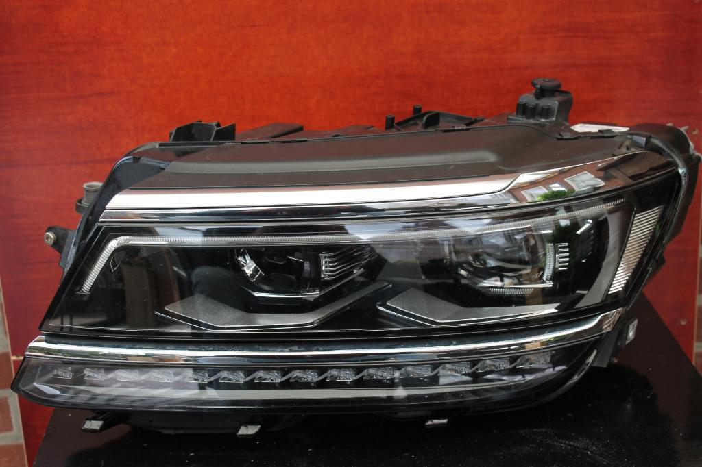 Vol led koplamp VW Tiguan 5NB941081E links, Ophalen, Gebruikt, Volkswagen