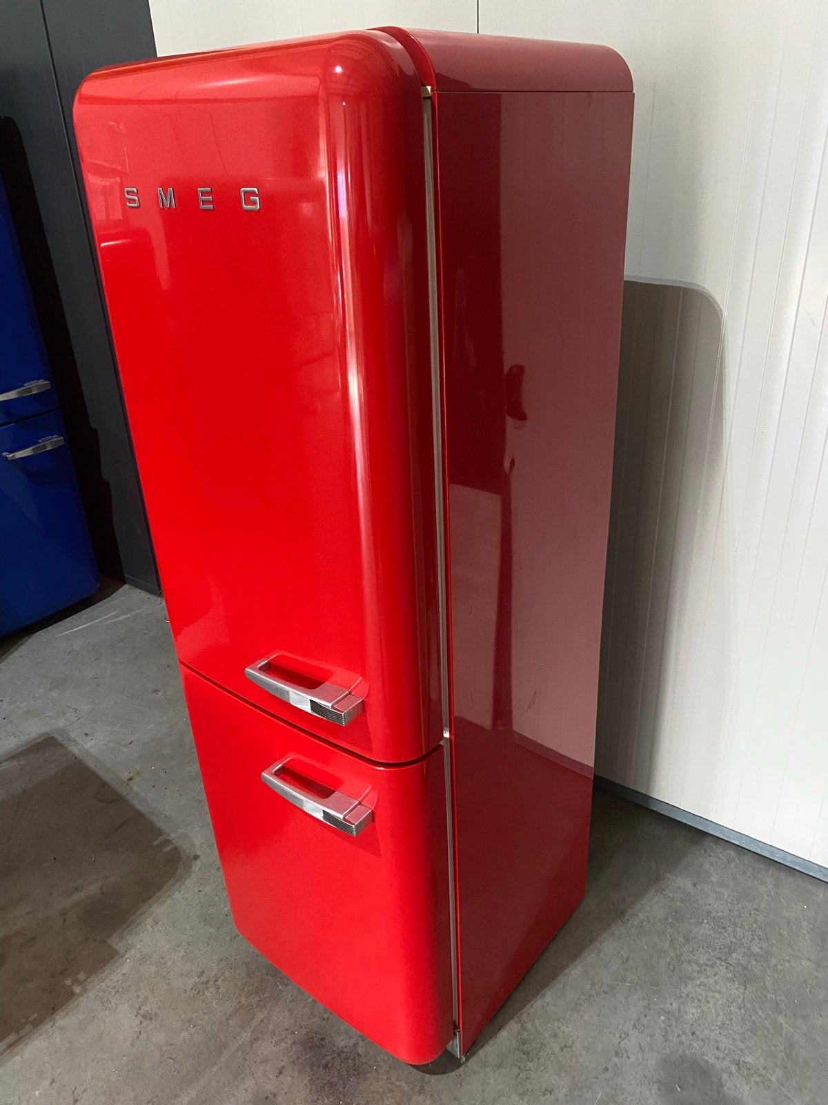 Smeg FAB32 Koelkast - Rood Retro Design, Bella, 200 liter of meer, 60 cm of meer, Met aparte vriezer