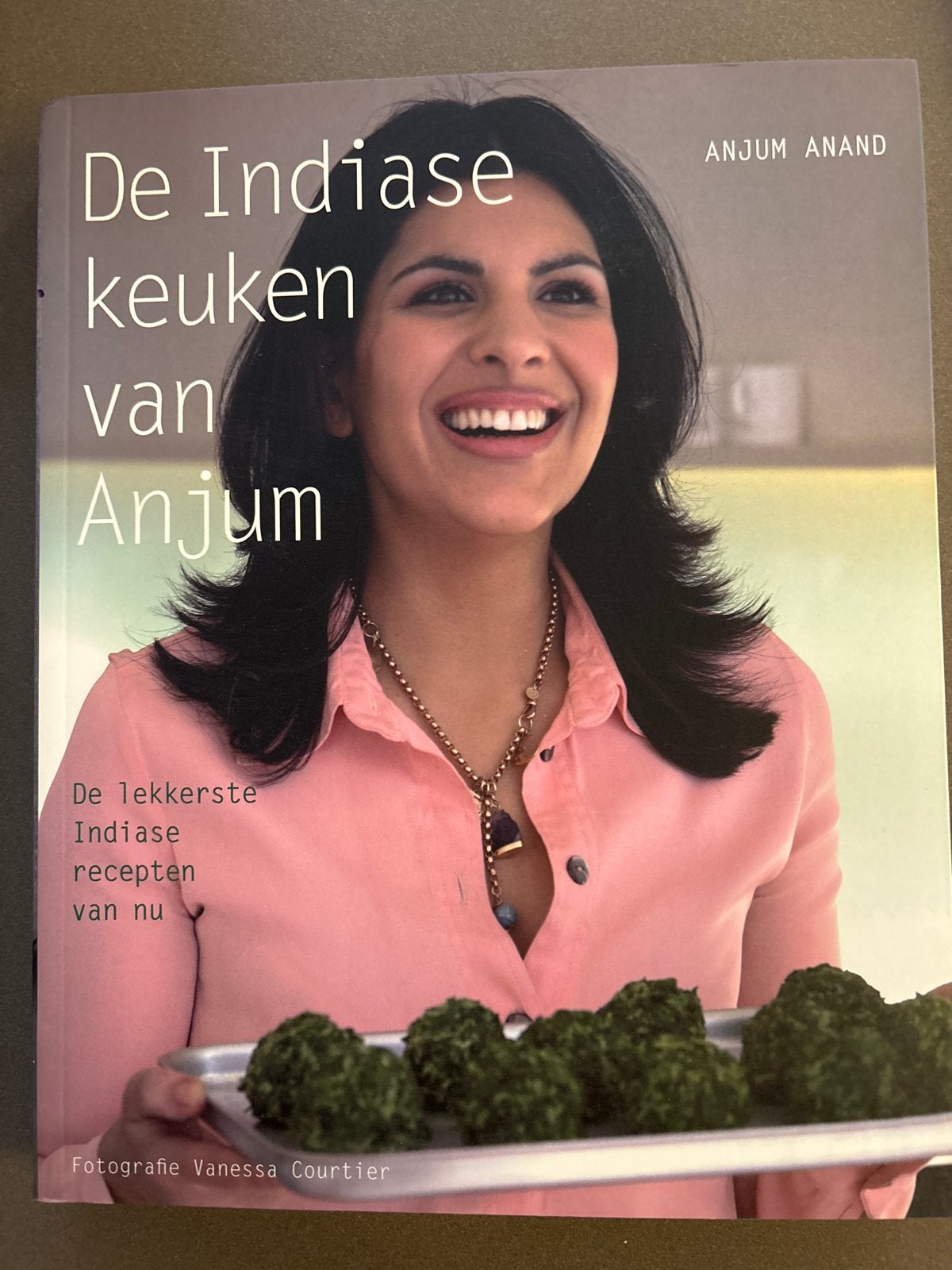 De Indiase keuken van Anjum - Kookboek, Ophalen of Verzenden, Zo goed als nieuw, Azië en Oosters, Hoofdgerechten