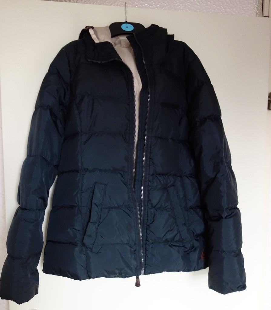 Mooie donkerblauwe warme jas met capuchon. Maat 44-46, Blauw, Maat 46/48 (XL) of groter, Ophalen of Verzenden, Gedragen