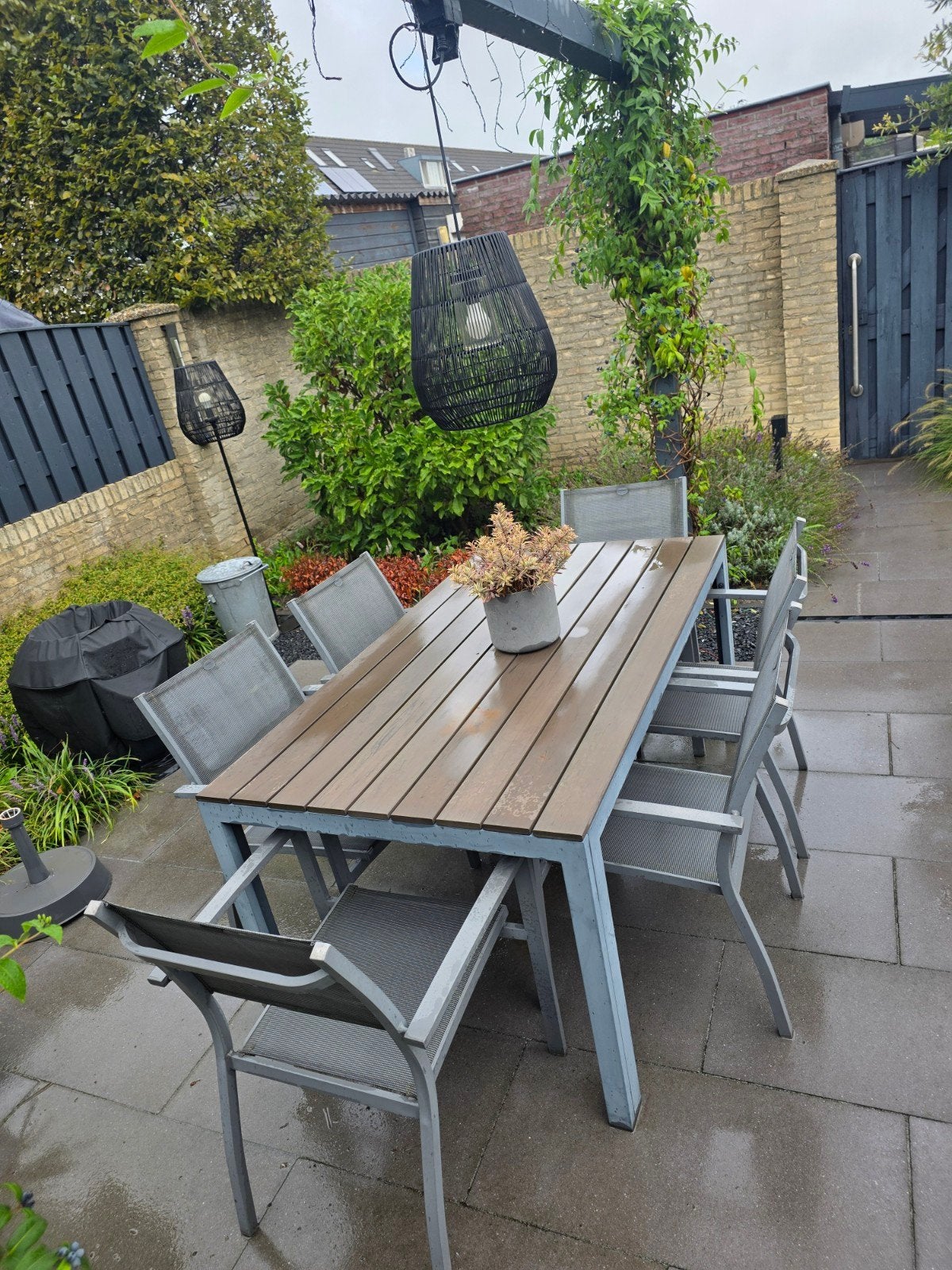 Tuinset 160x90cm met 6 stoelen in goede staat