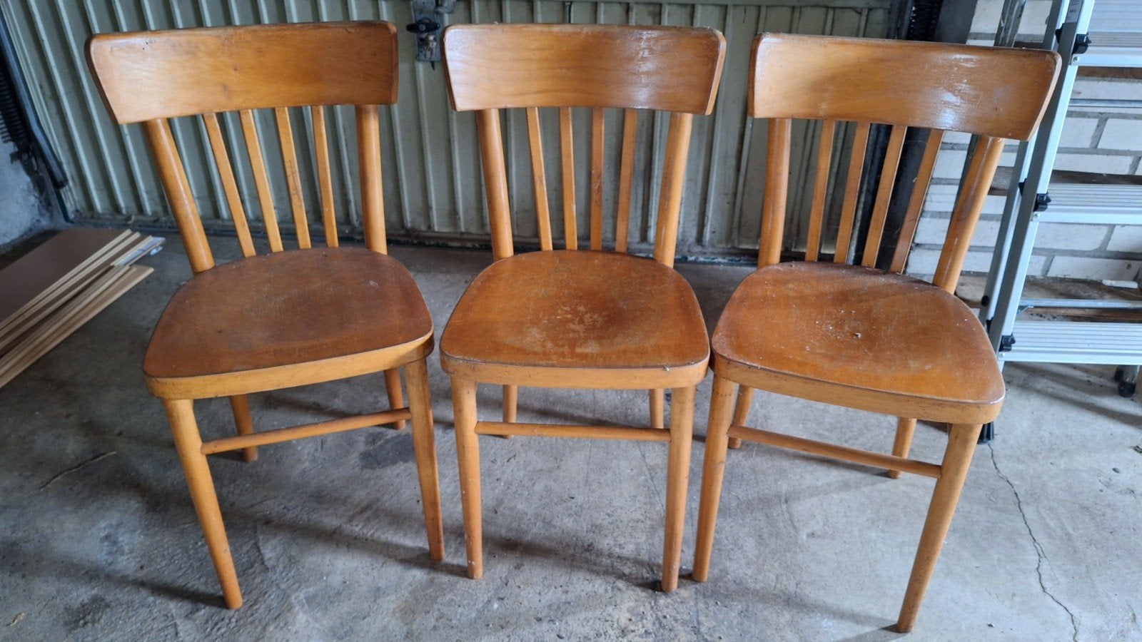 Set van 3 vintage houten stoelen, Antiek en Kunst, Ophalen