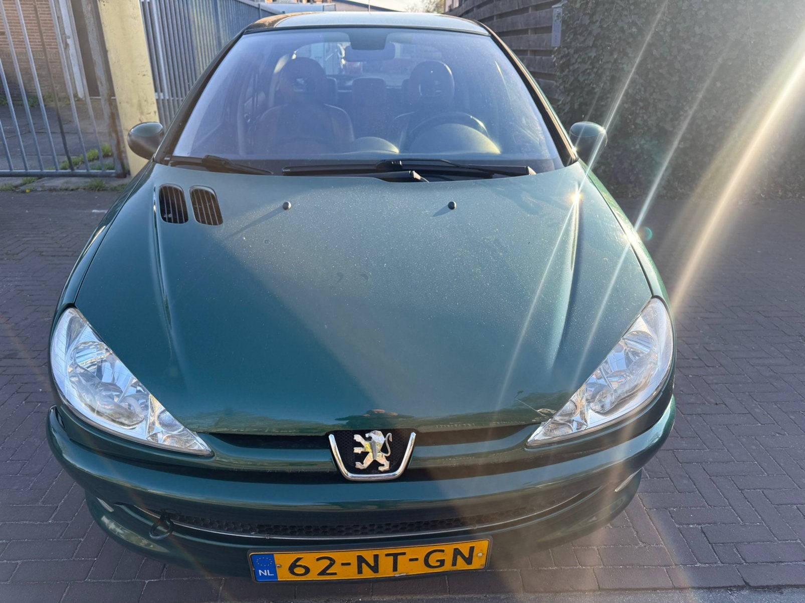 Peugeot 206 1.6 16V 5D 2004 Groen, Auto's, Voorwielaandrijving, 40 €/maand, 4 cilinders, Origineel Nederlands
