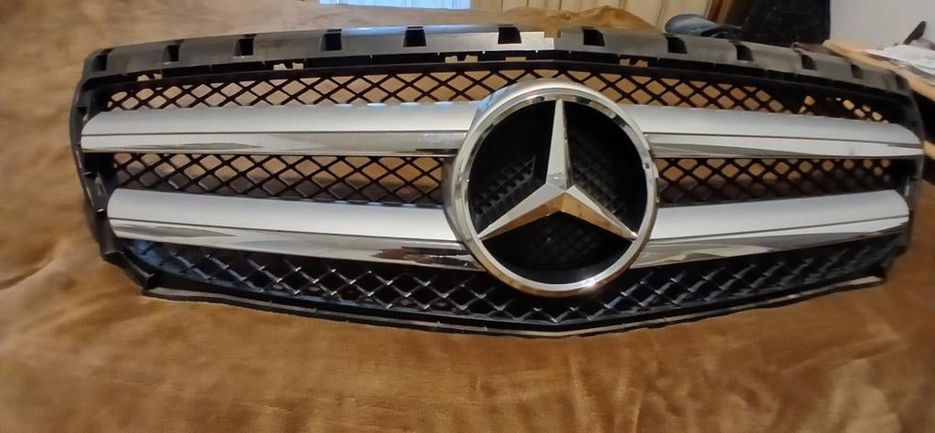 Mercedes b klasse gril en ster ., Auto-onderdelen, Carrosserie en Plaatwerk, Ophalen of Verzenden, Voor, Bumper