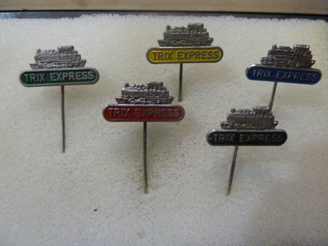 Set van 5 Trix Express Speldjes/Pins - Trein Thema, Verzamelen, Speldjes, Pins en Buttons, Ophalen of Verzenden, Gebruikt, Transport