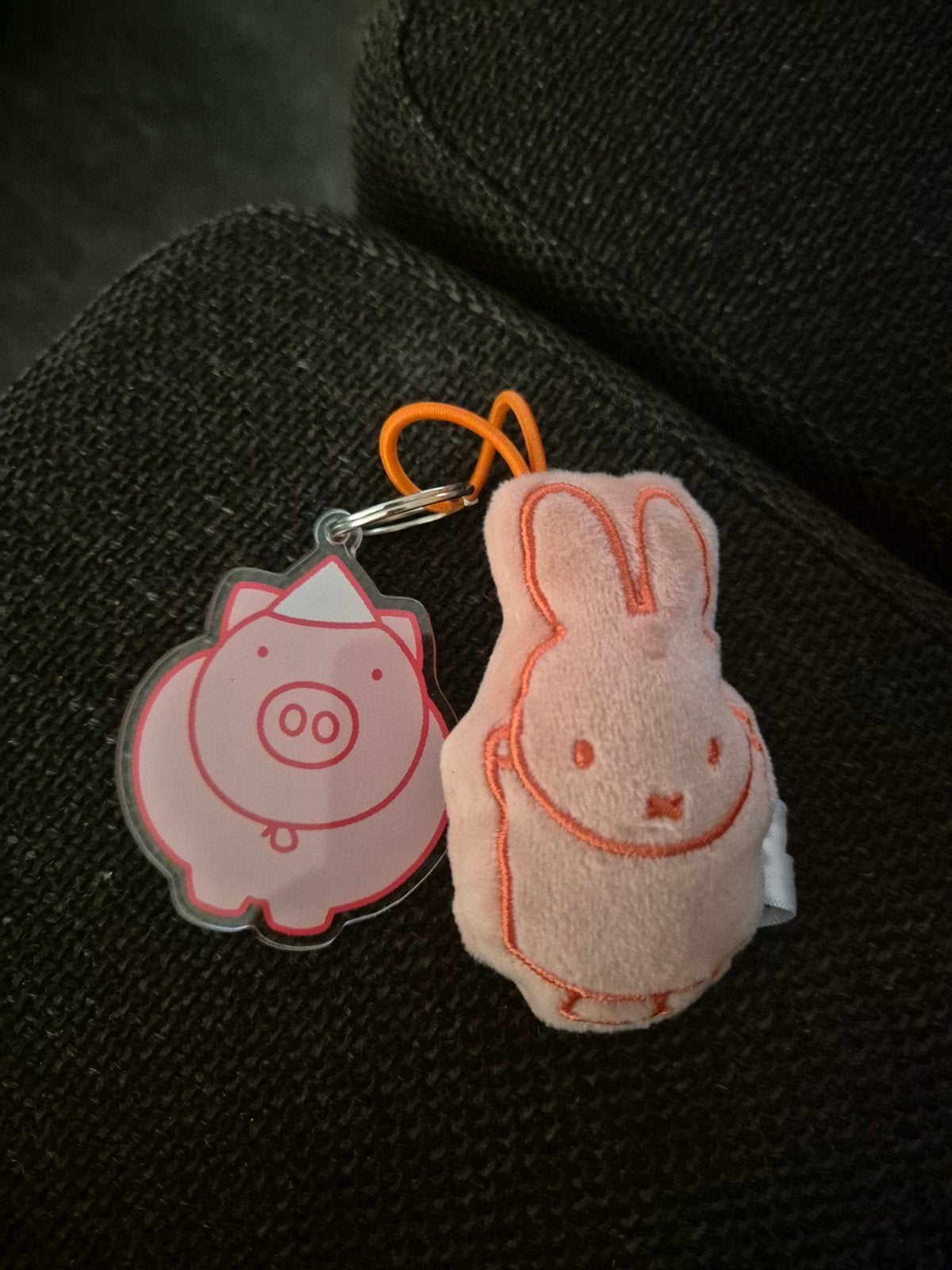Nijntje sleutelhanger en feestvarken bedel, Ophalen of Verzenden, Nieuw, Knuffel of Figuurtje
