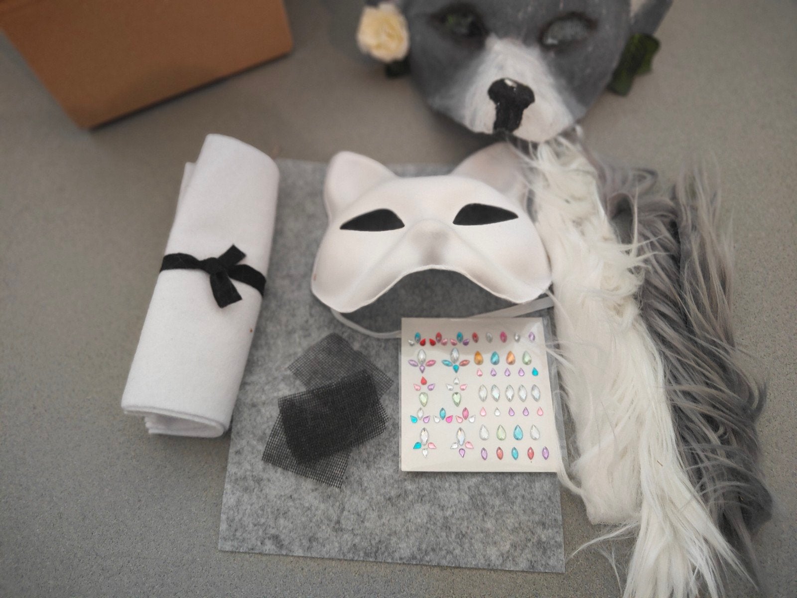 Therian Mask Kit-Wolf - Maak je eigen wolf!, Nieuw, Ophalen of Verzenden, Overige merken, Knutselset