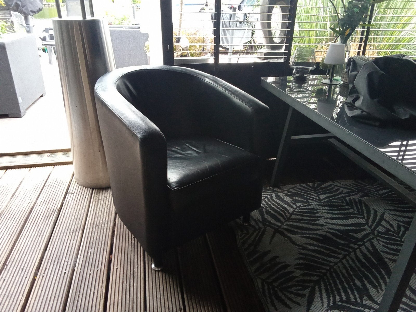 Twee zwarte leren fauteuil - Comfortabele kuipstoel, Ophalen, Gebruikt, Modern, Tijdloos, 50 tot 75 cm