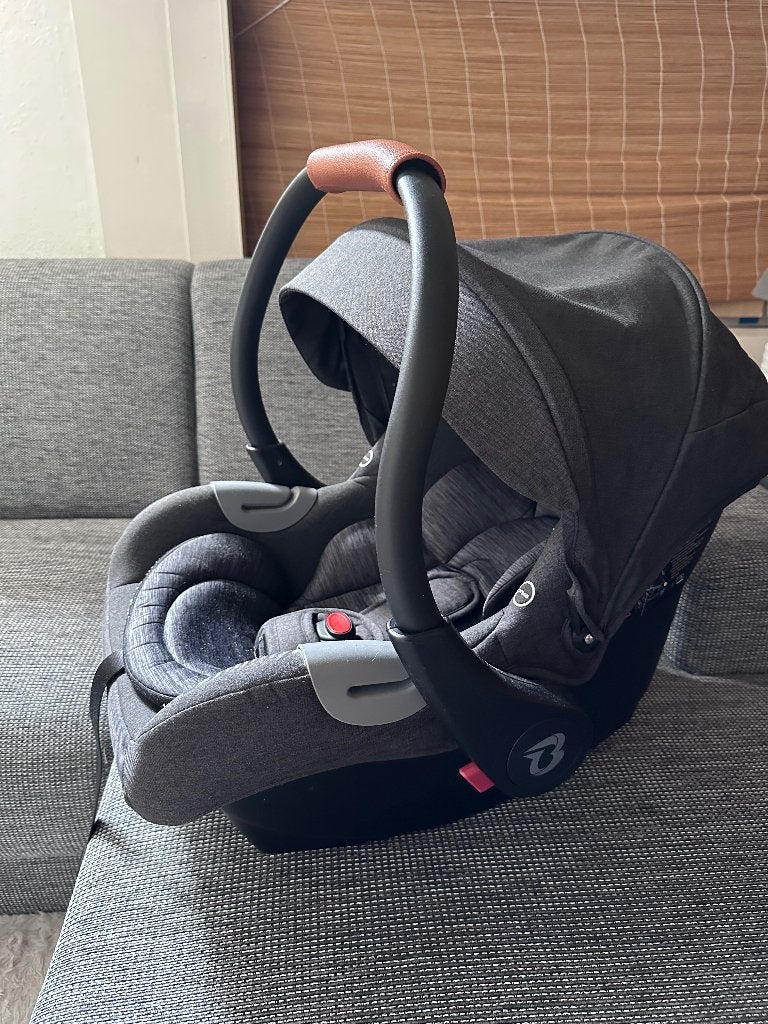 Titaniumbaby autostoel groep 0+, Kinderen en Baby's, Autostoeltjes, Autogordel of Isofix, Gebruikt, 0 t/m 13 kg, Ophalen