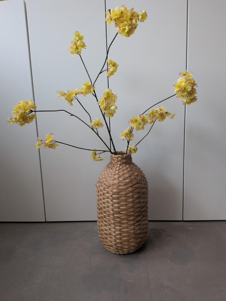 Rotan vaas ikea met bloem, Ophalen, Zo goed als nieuw
