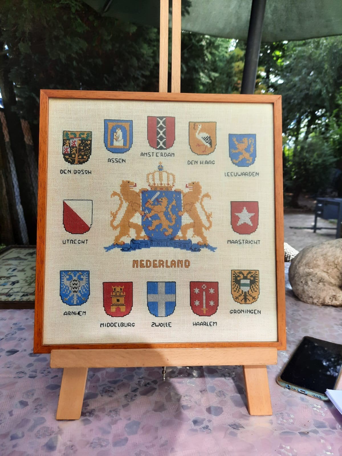Borduurschilderij Nederland Wapenschilden 32x30 cm, Ophalen of Verzenden, Zo goed als nieuw, Handborduren, Overige typen