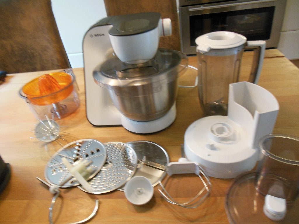 BOSCH MUM5 Keukenmachine zeer compleet., Ophalen, 4 liter of meer, 3 snelheden of meer, Zo goed als nieuw