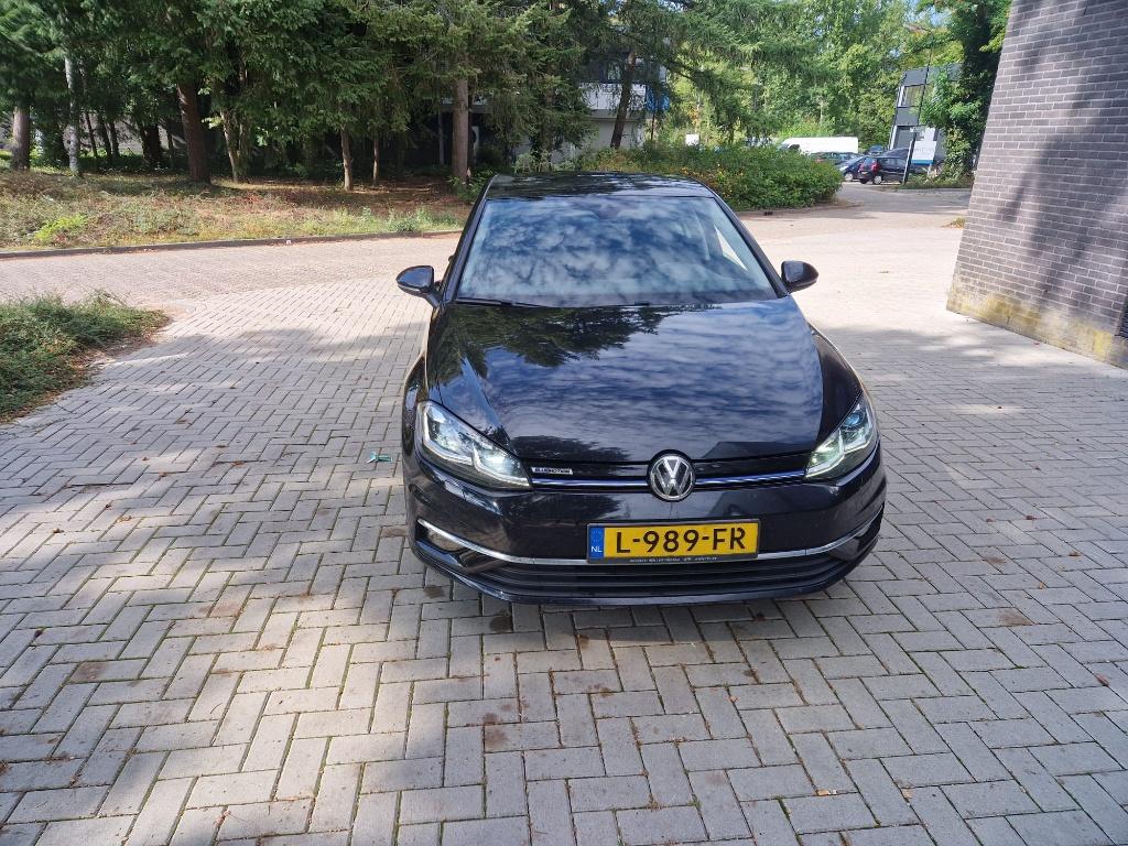Volkswagen Golf 1.5 TSI 150pk 7-DSG 5D Bluemotion 2018 Zwart, Voorwielaandrijving, Stof, 4 cilinders, Zwart